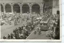 Sfilata del corteo in Piazza del popolo - [195-?]