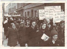 Corteo lungo il Corso IX Settembre  - 1973